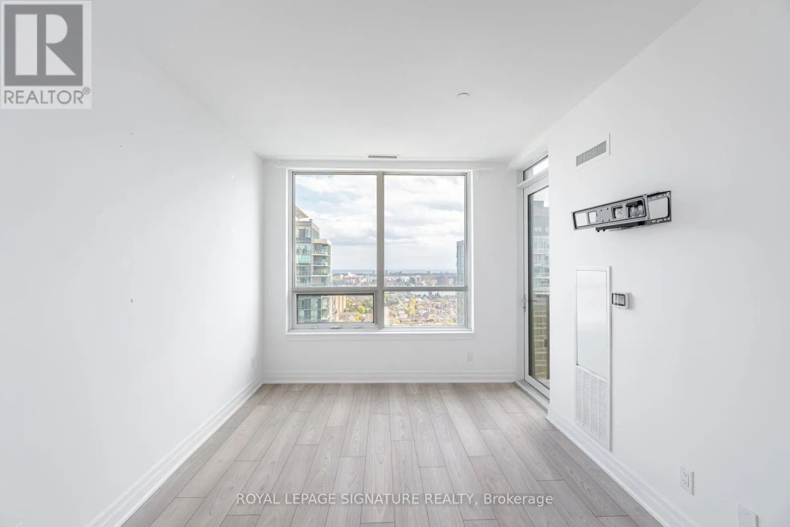 3007 - 36 ELM DRIVE