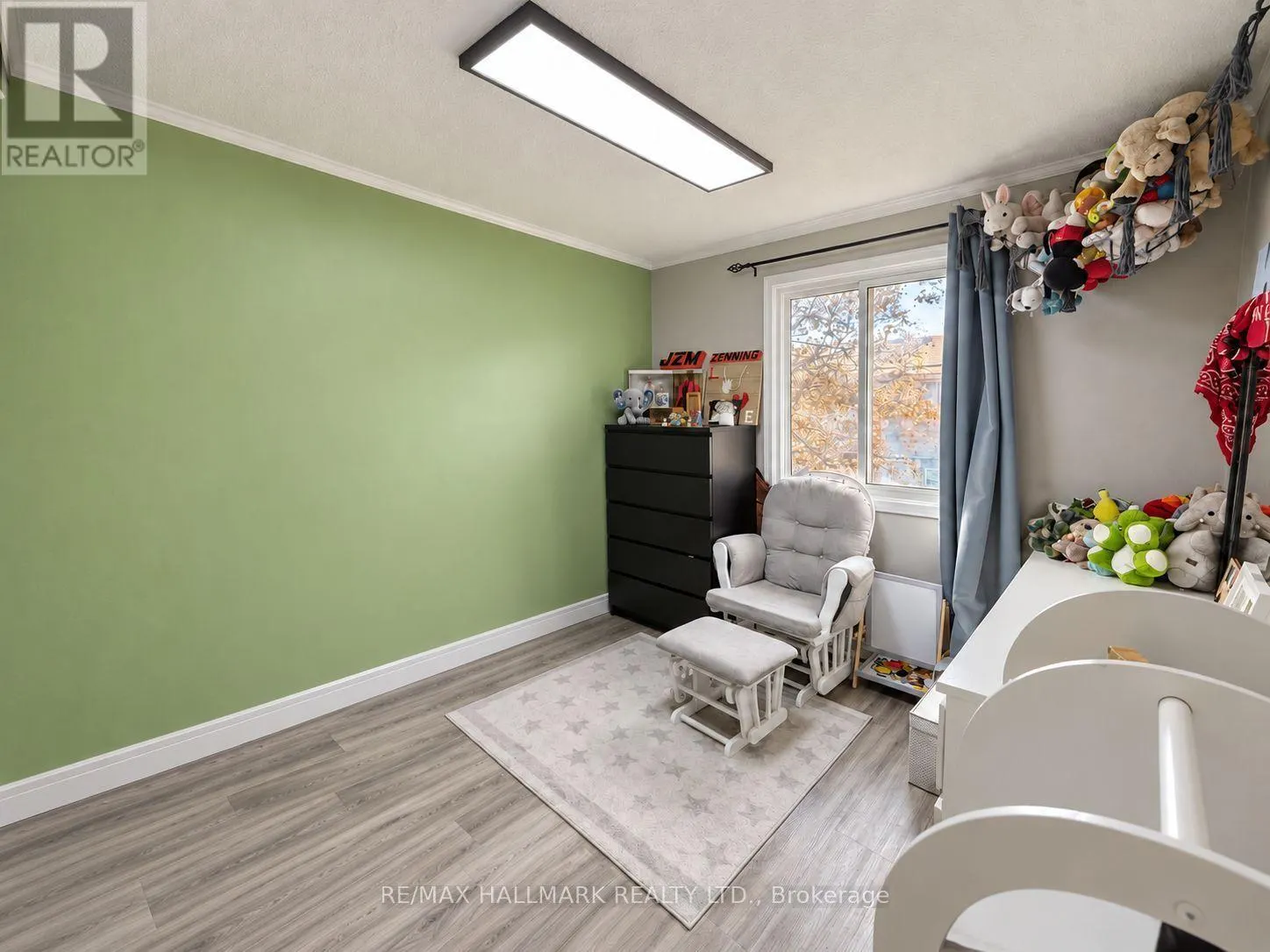 98 - 81 HANSEN ROAD N