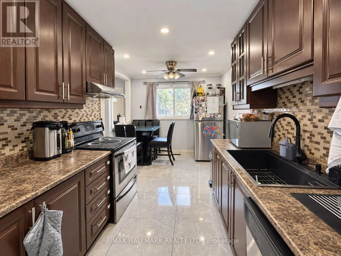 98 - 81 HANSEN ROAD N