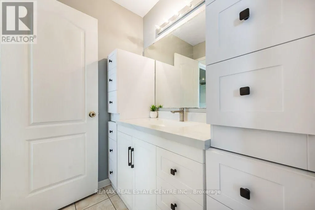 3696 WATERFALL CRESCENT