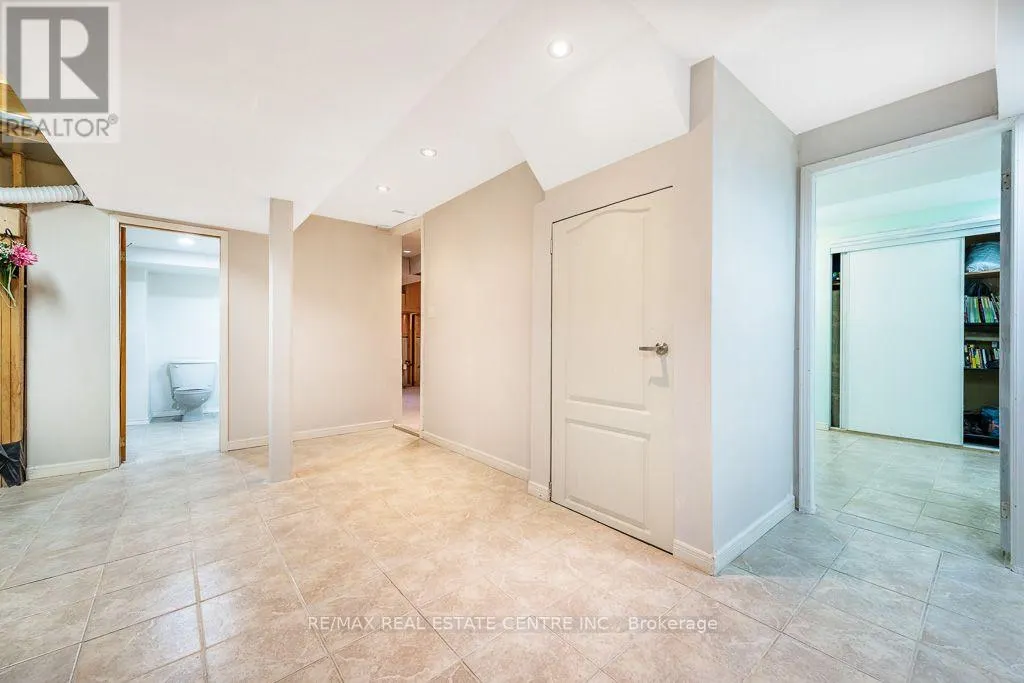 3696 WATERFALL CRESCENT