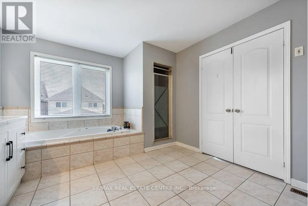 3696 WATERFALL CRESCENT