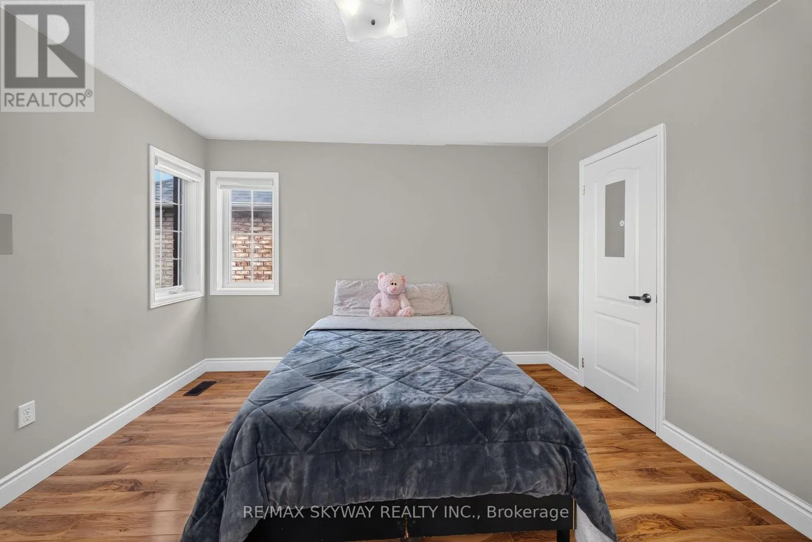 59 CRYSTAL GLEN CRESCENT