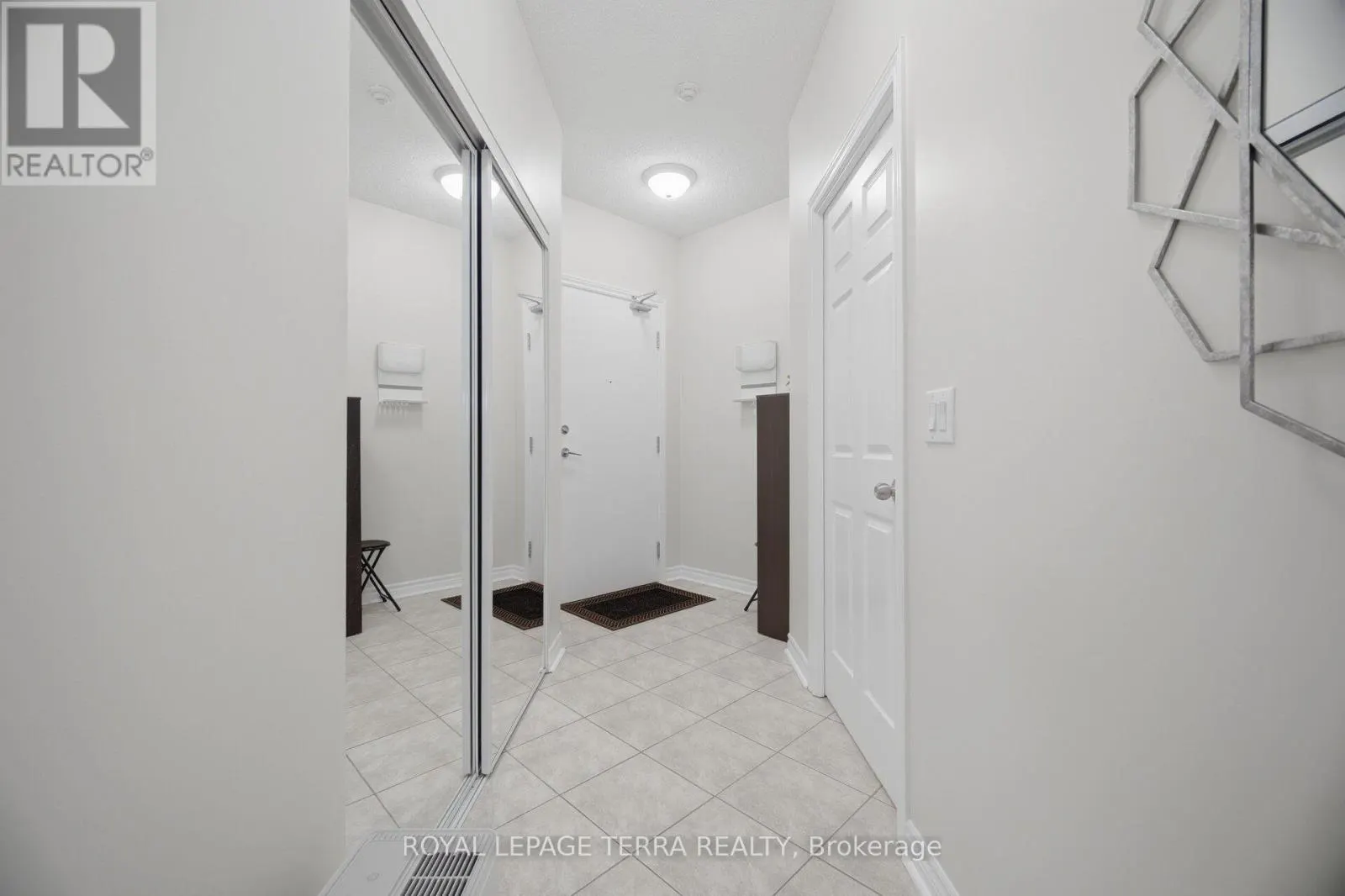 1011 - 2379 CENTRAL PARK DRIVE