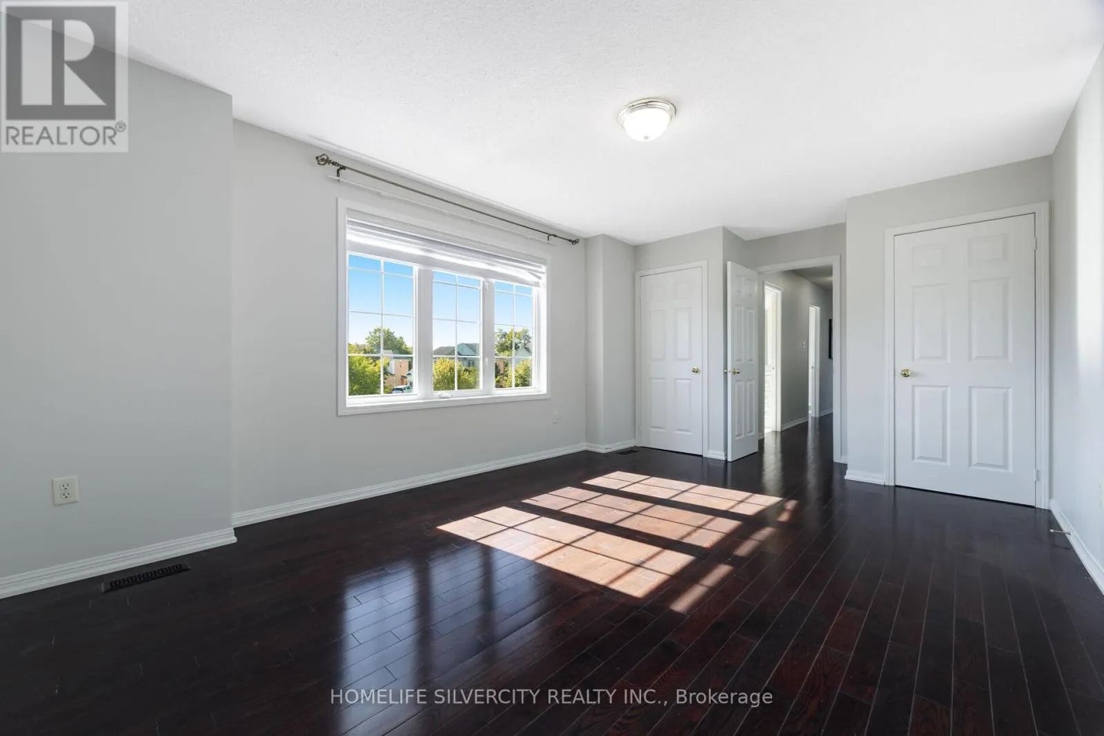 25 VAN HOOF CRESCENT