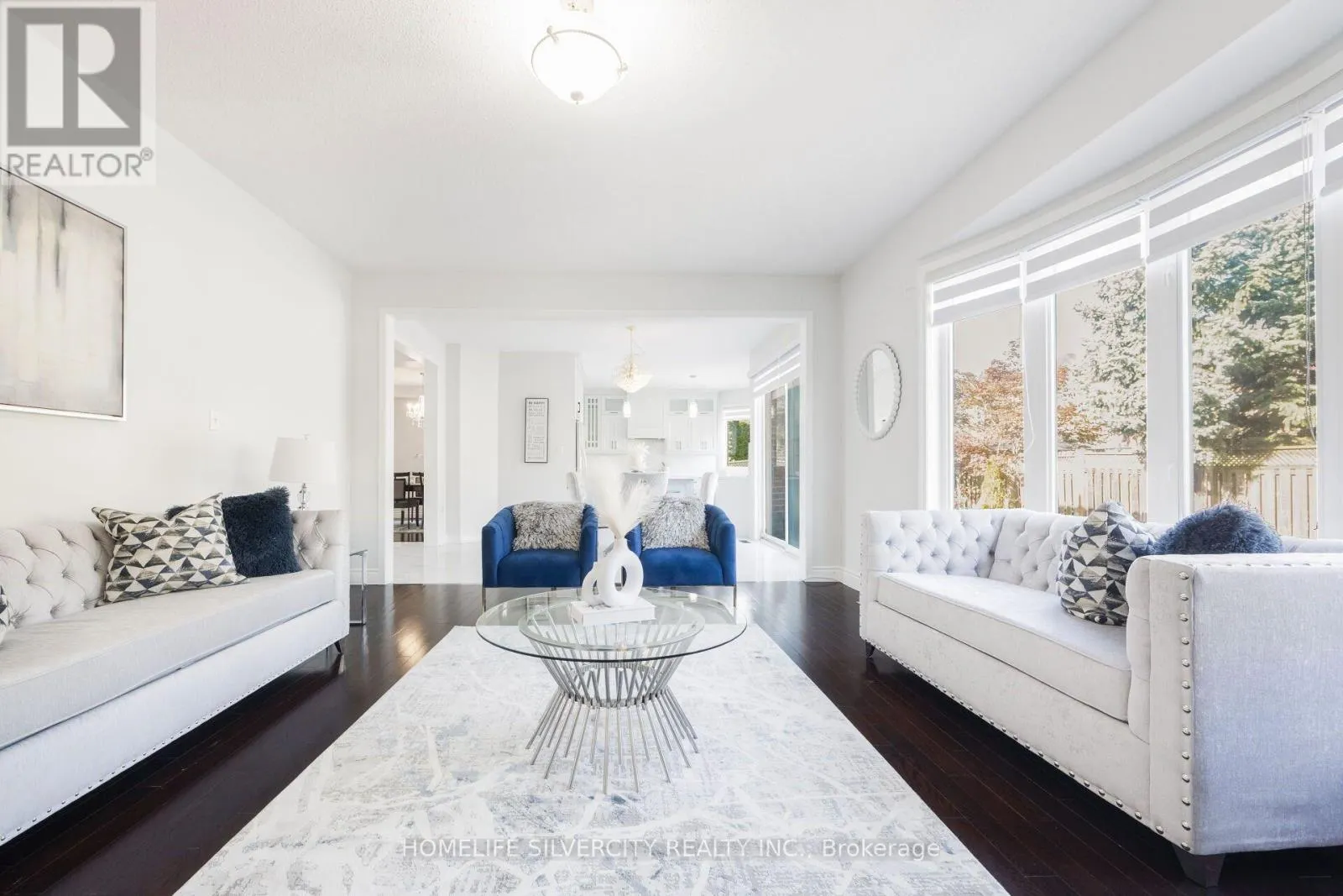 25 VAN HOOF CRESCENT