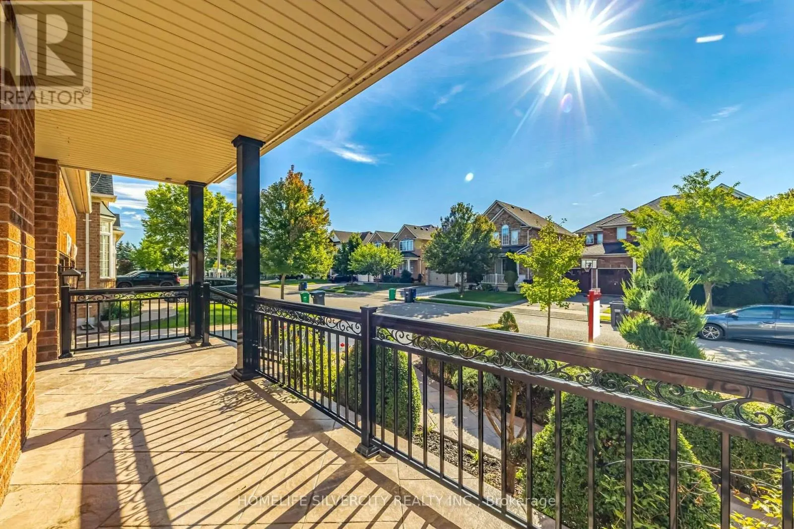 25 VAN HOOF CRESCENT