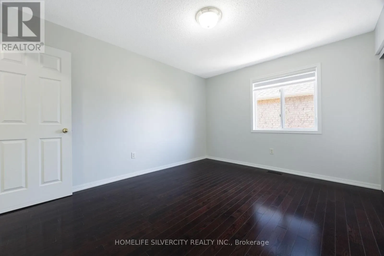 25 VAN HOOF CRESCENT