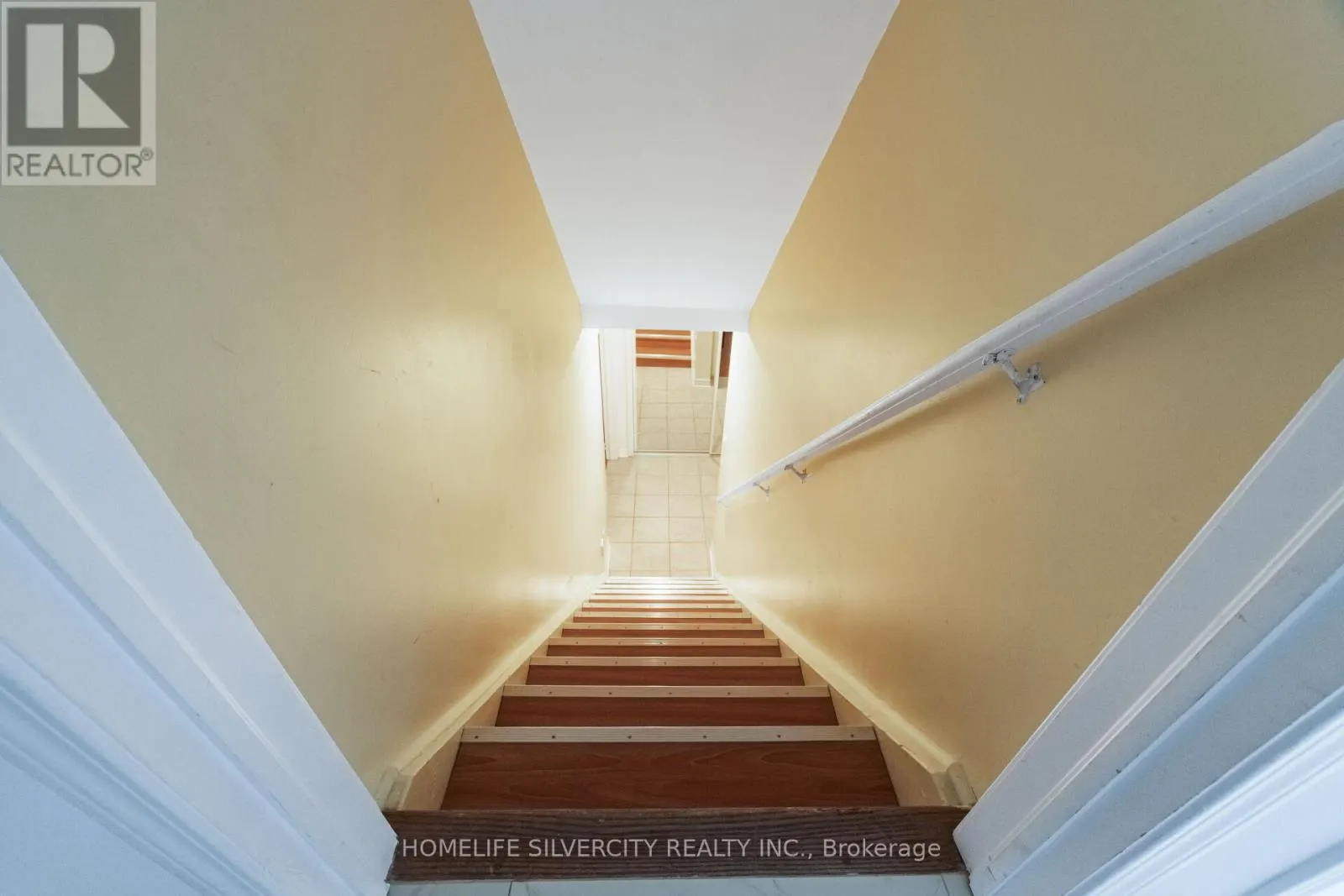25 VAN HOOF CRESCENT
