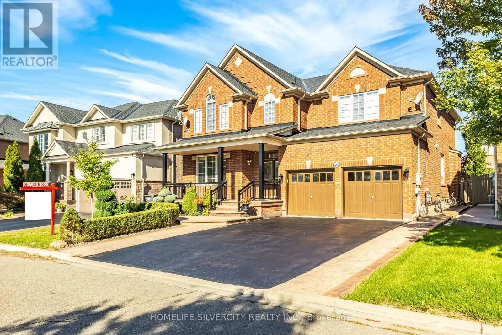 25 VAN HOOF CRESCENT