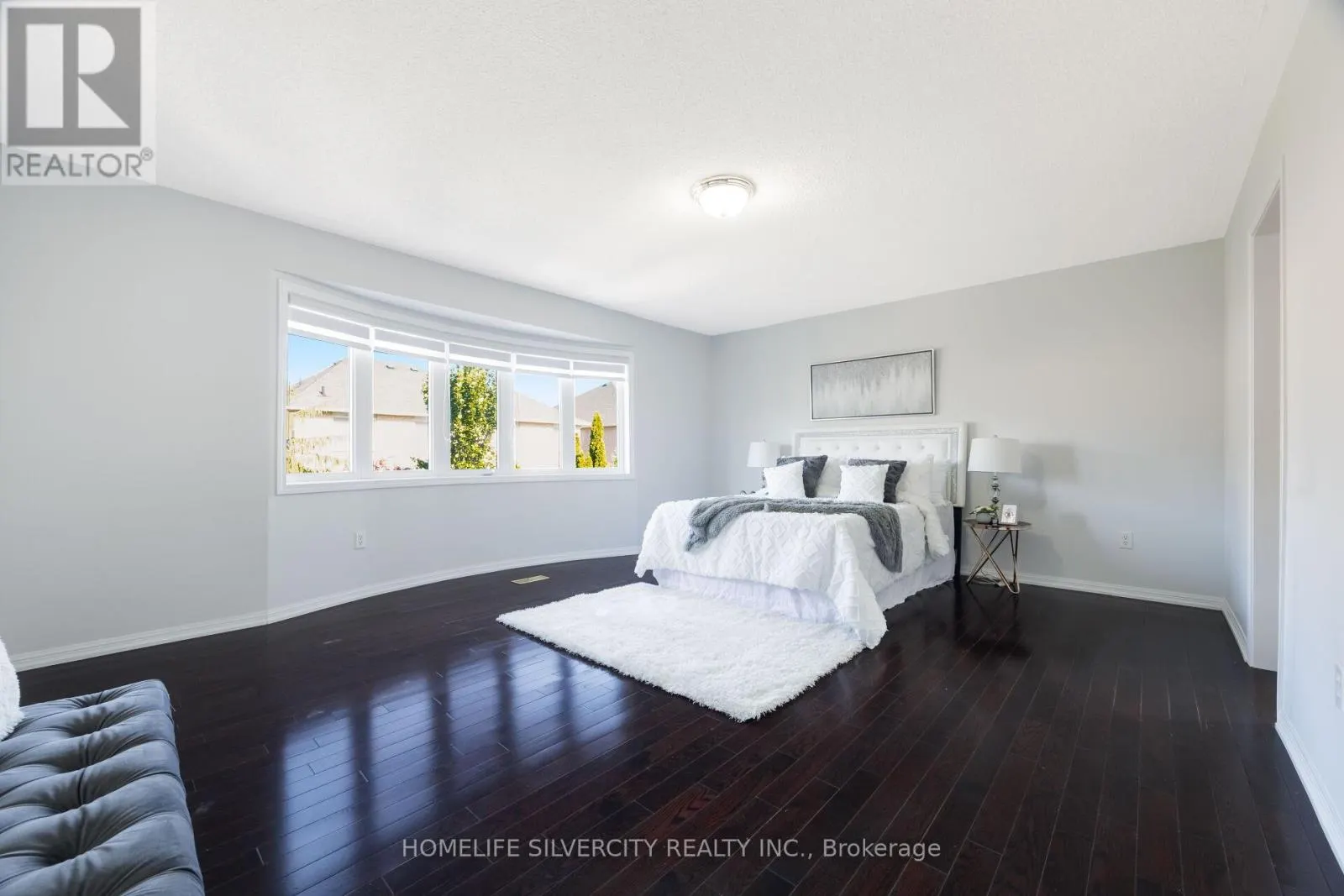 25 VAN HOOF CRESCENT