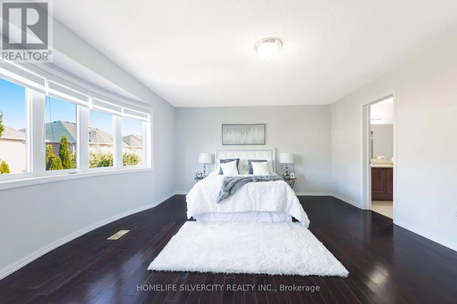 25 VAN HOOF CRESCENT