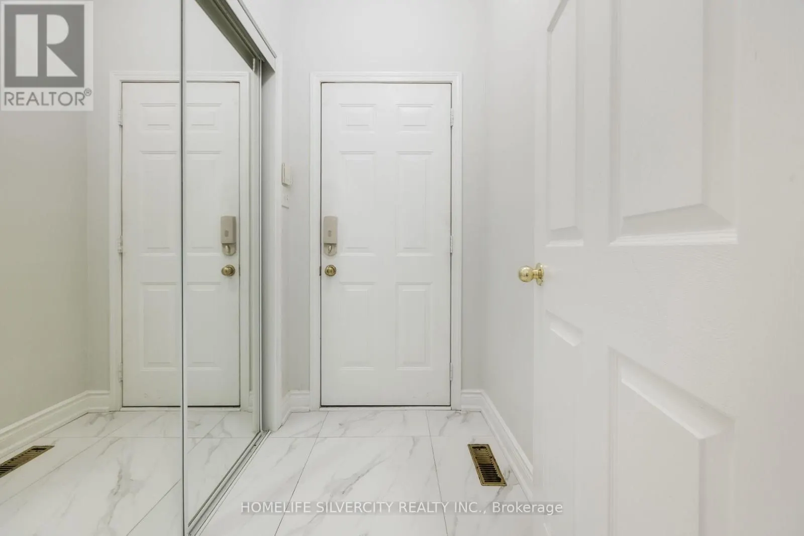 25 VAN HOOF CRESCENT