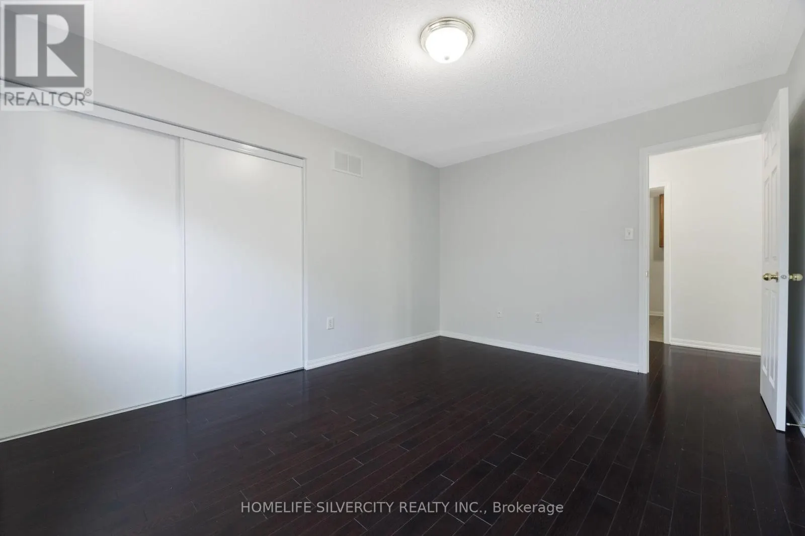 25 VAN HOOF CRESCENT