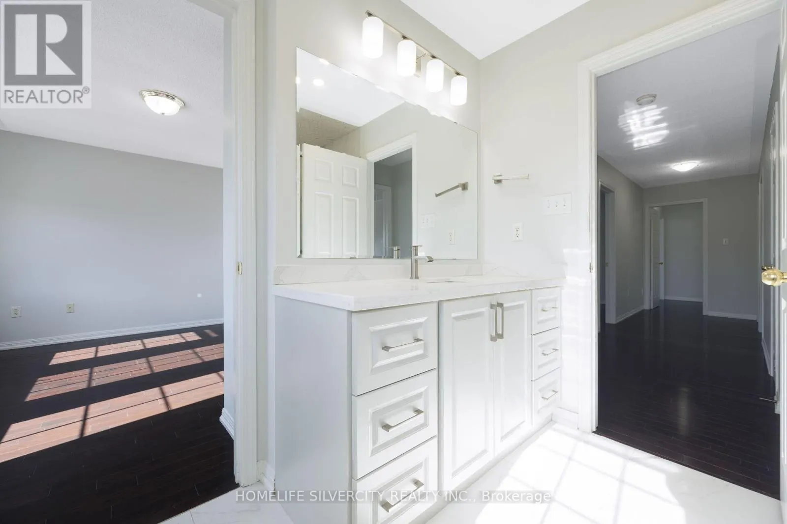 25 VAN HOOF CRESCENT