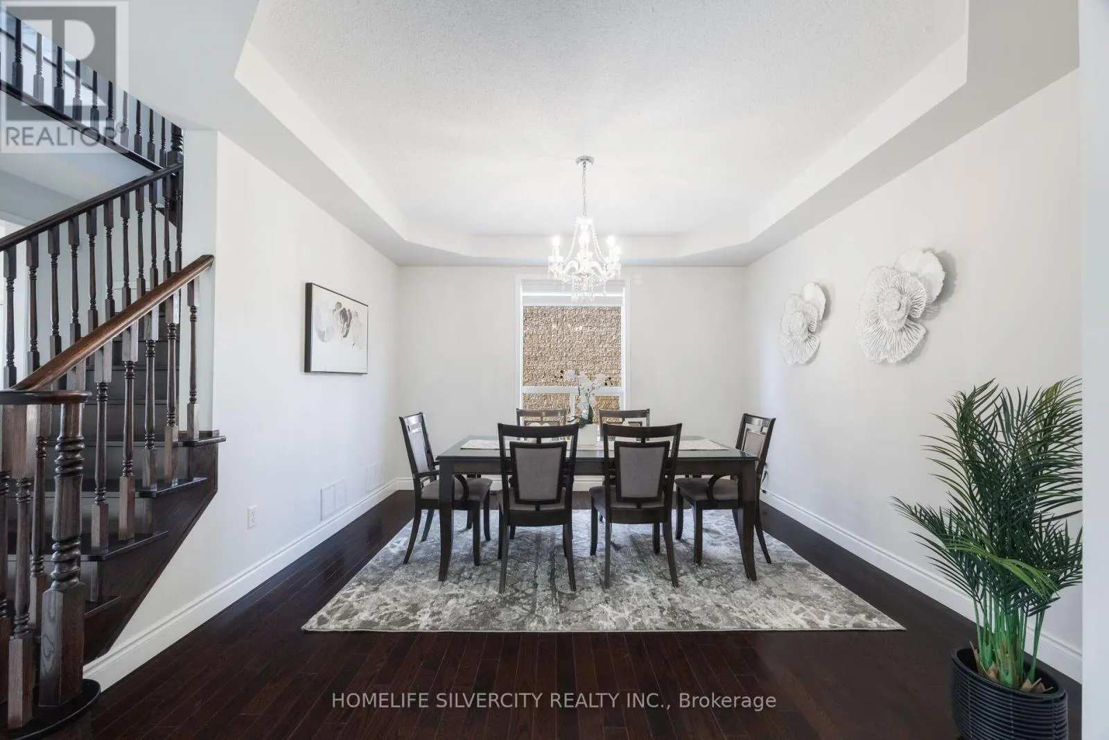 25 VAN HOOF CRESCENT