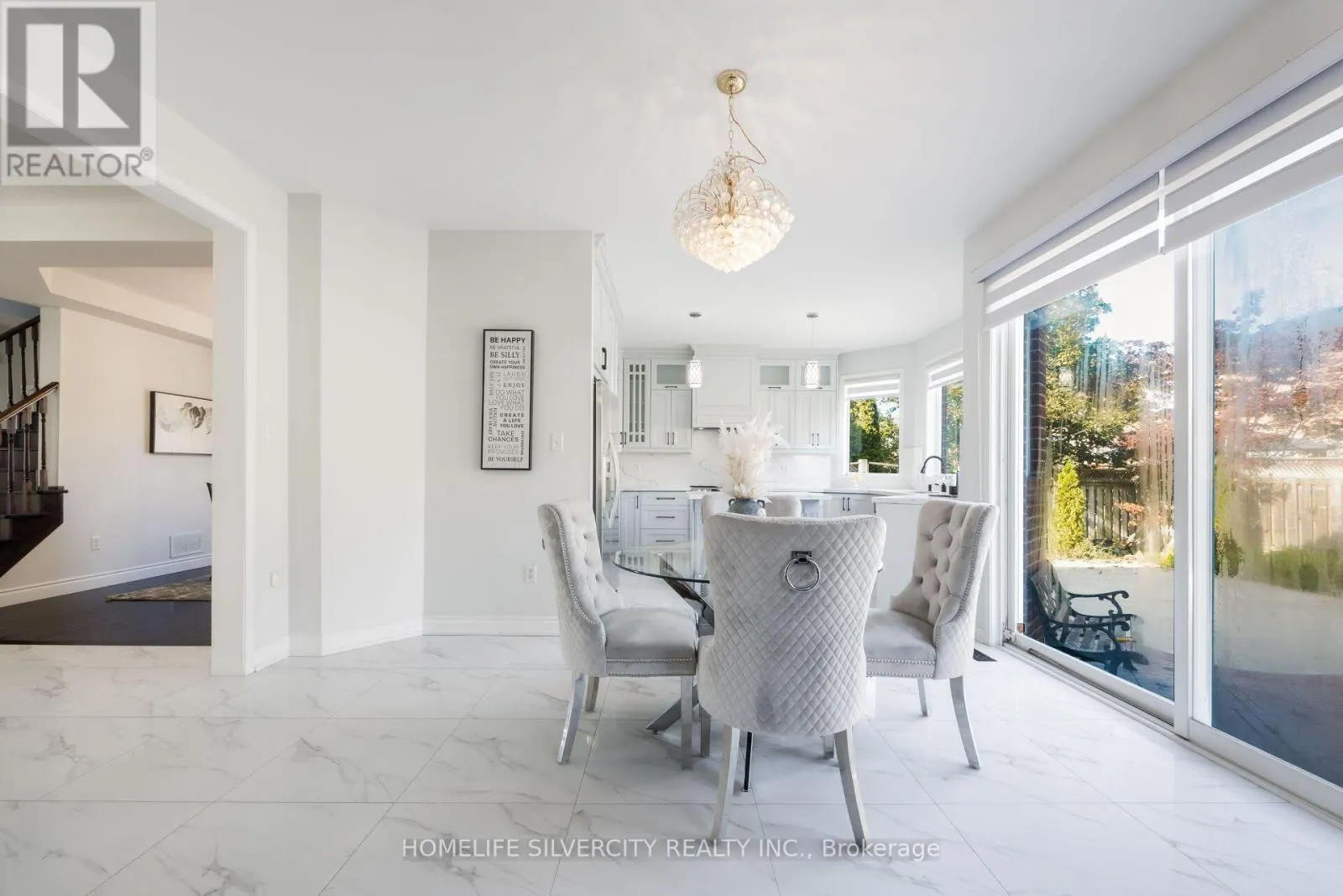 25 VAN HOOF CRESCENT