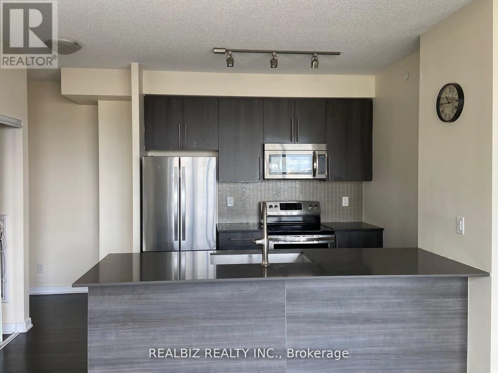 805 - 4011 BRICKSTONE MEWS E