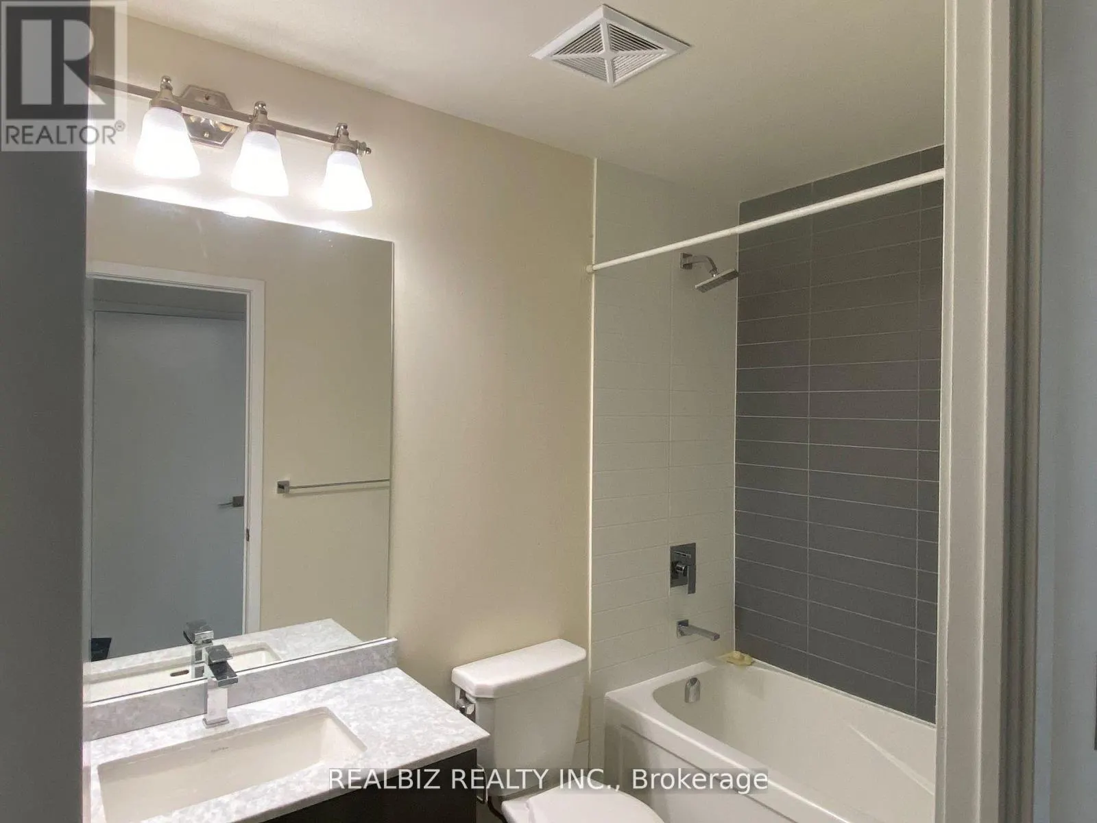805 - 4011 BRICKSTONE MEWS E