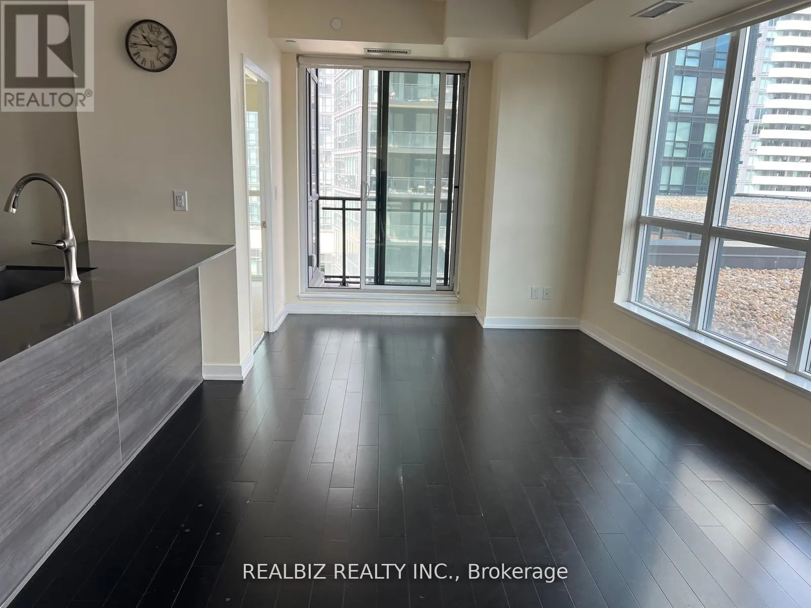 805 - 4011 BRICKSTONE MEWS E