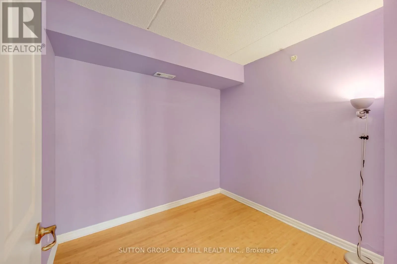 208 - 1470 BISHOPS GATE