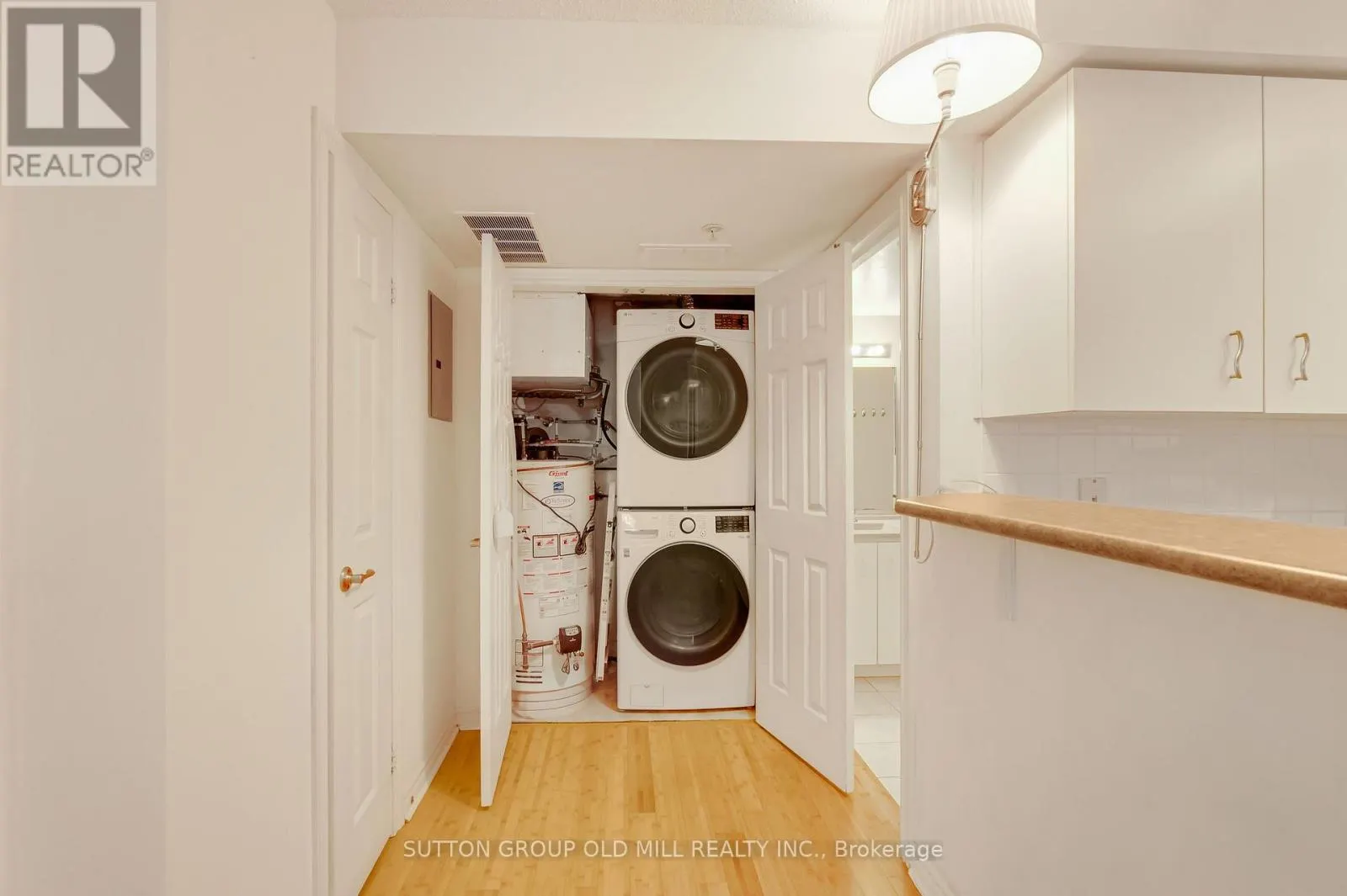 208 - 1470 BISHOPS GATE