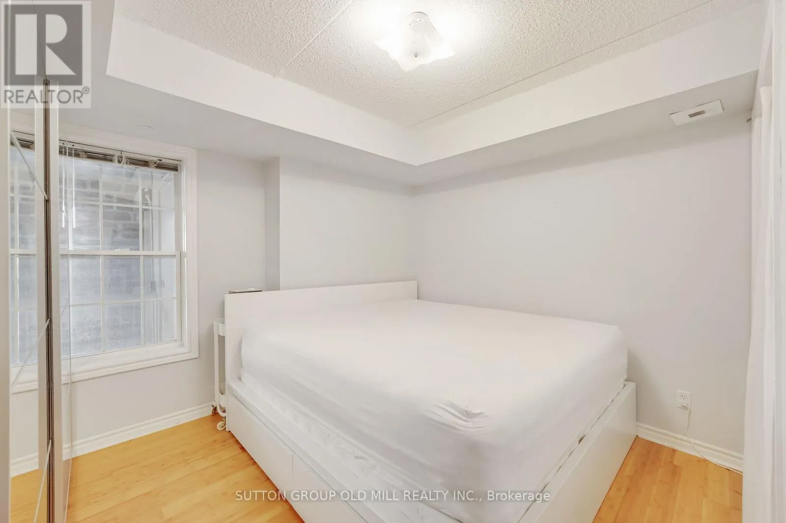 208 - 1470 BISHOPS GATE