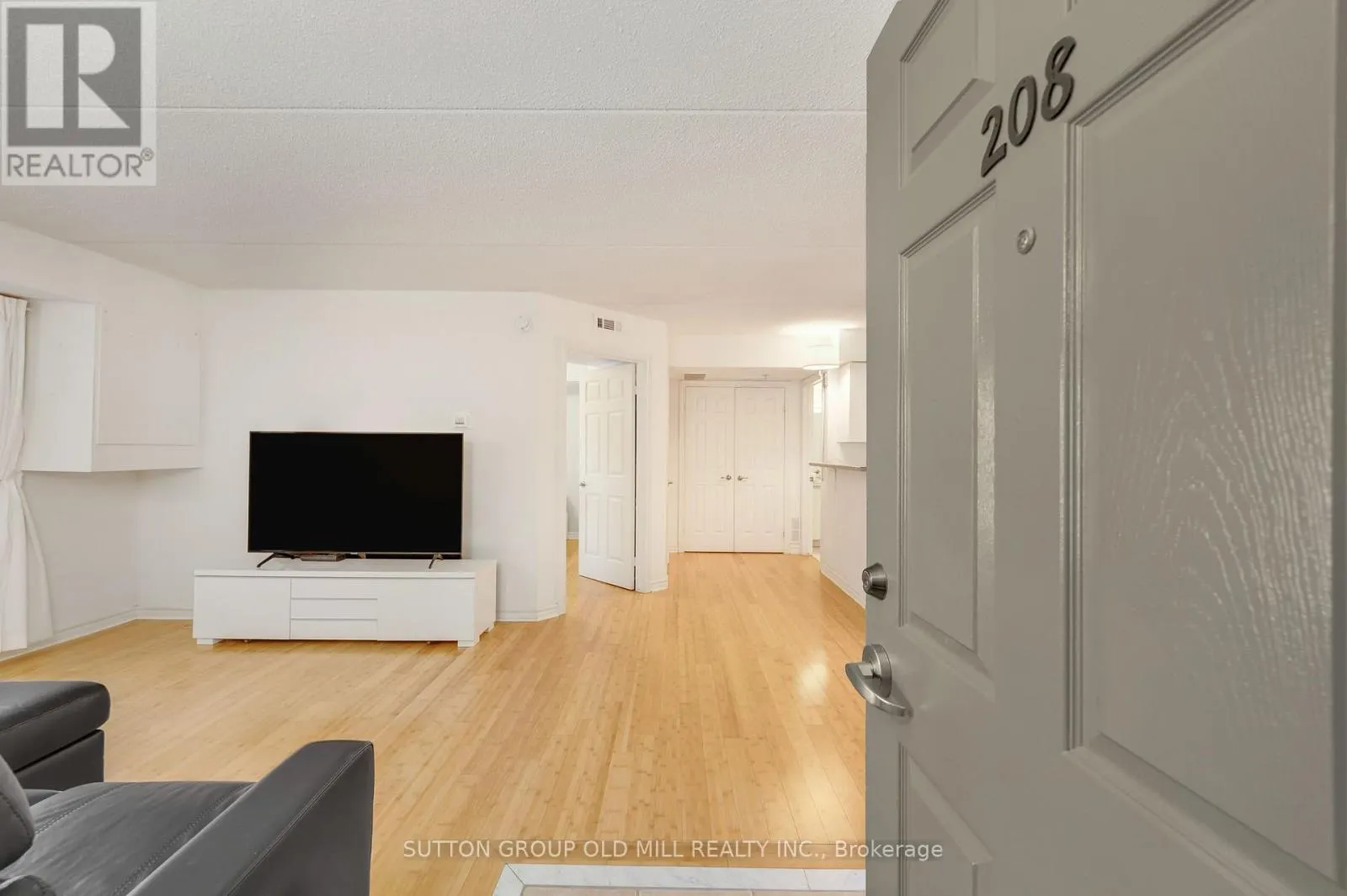 208 - 1470 BISHOPS GATE