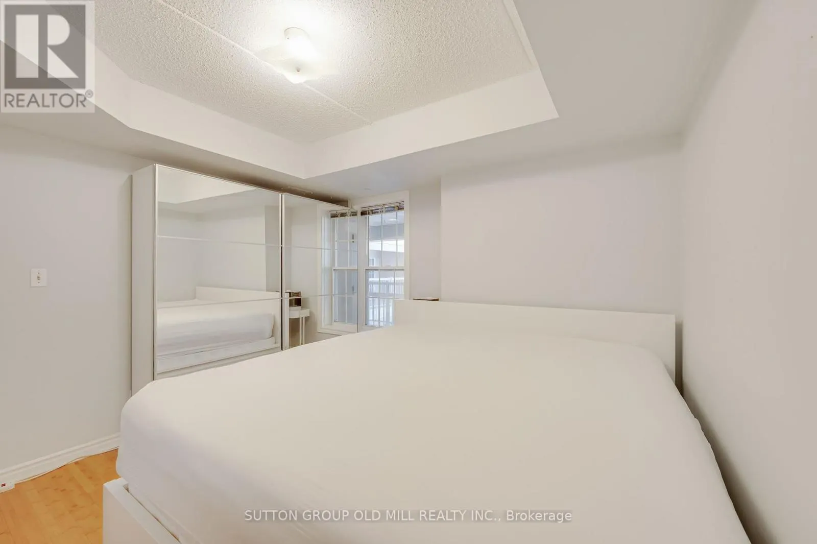 208 - 1470 BISHOPS GATE