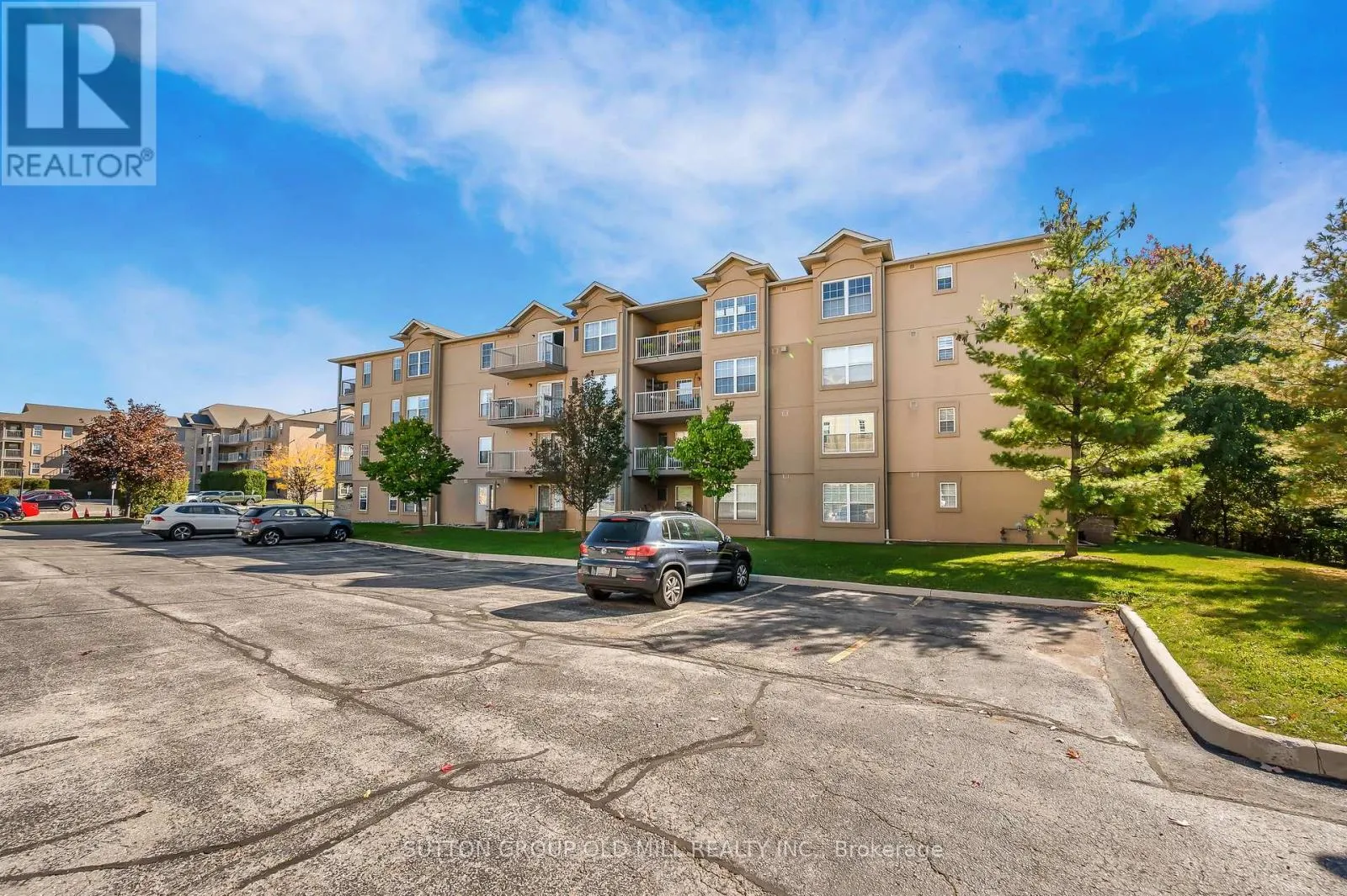 208 - 1470 BISHOPS GATE