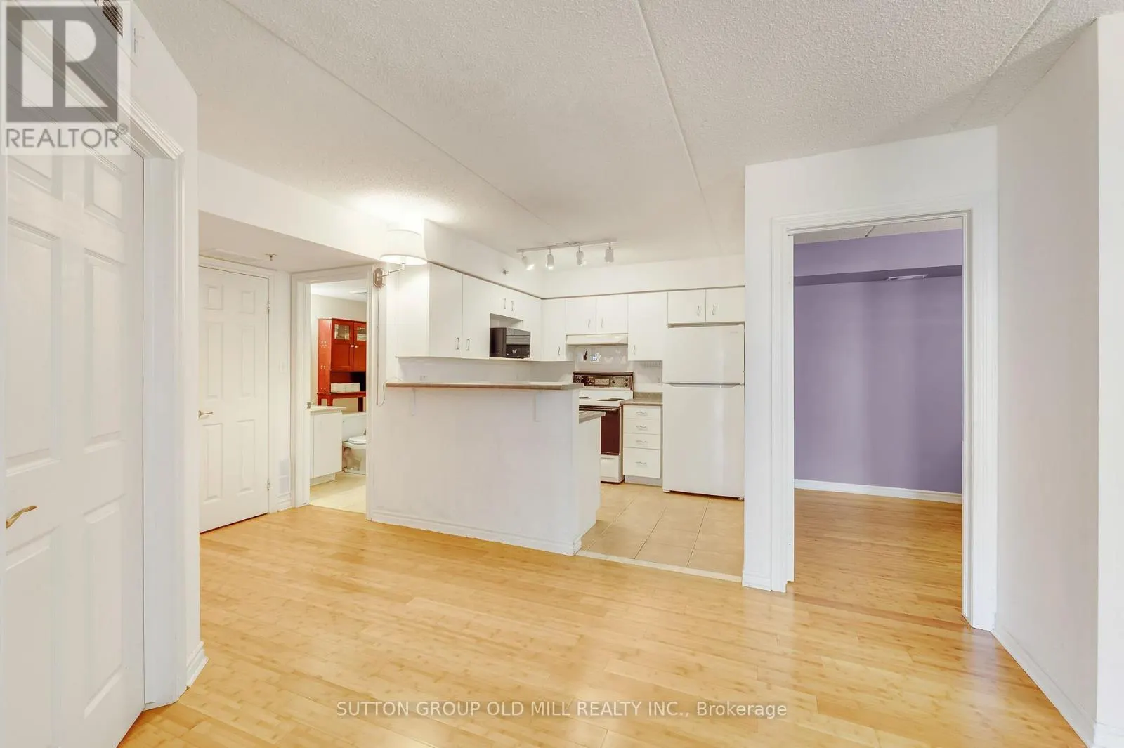 208 - 1470 BISHOPS GATE