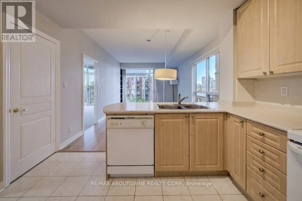 403 - 80 PORT STREET E