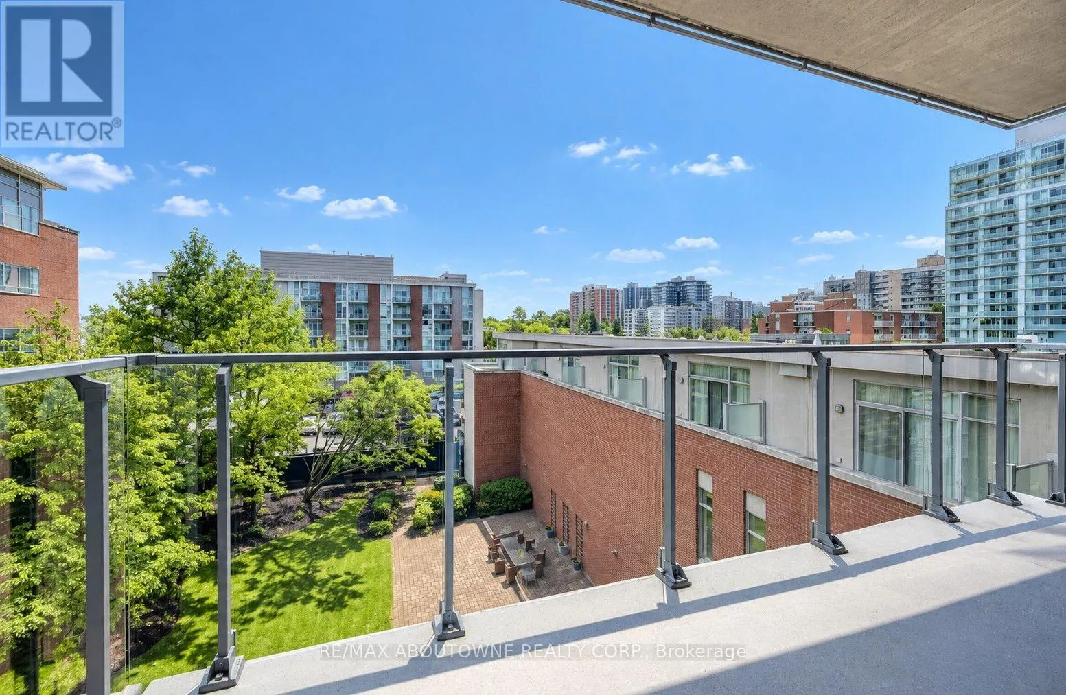 403 - 80 PORT STREET E
