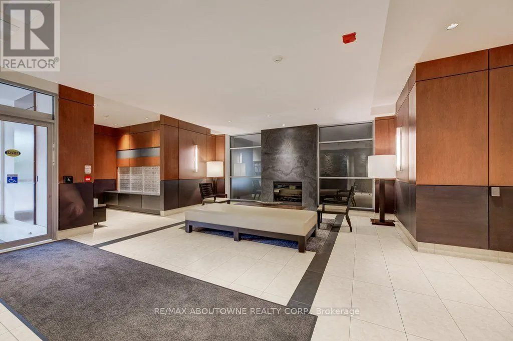 403 - 80 PORT STREET E