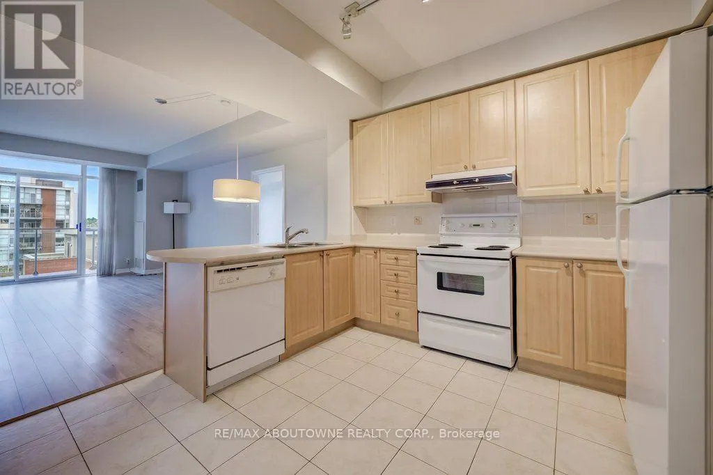 403 - 80 PORT STREET E