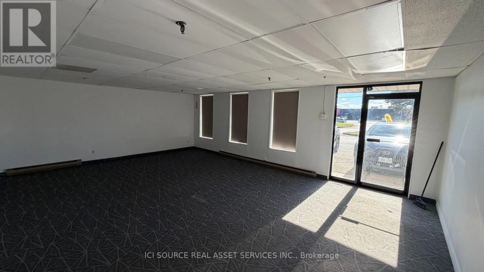 10 - 270 RUTHERFORD ROAD S