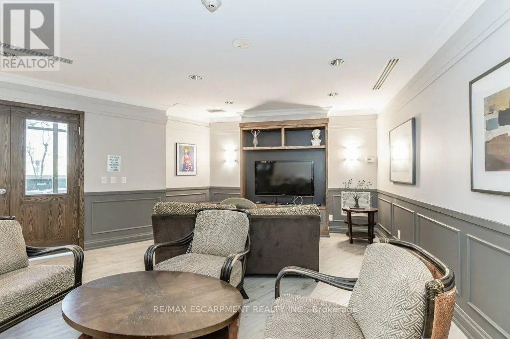 209 - 2391 CENTRAL PARK DRIVE