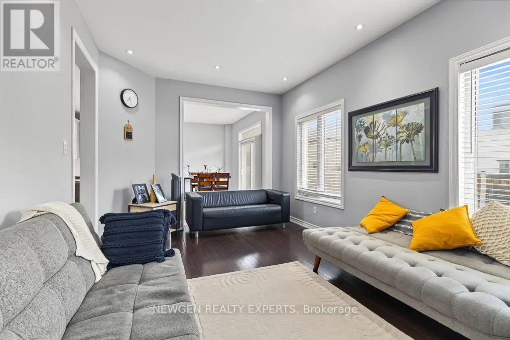 43 LONE ROCK CIRCLE