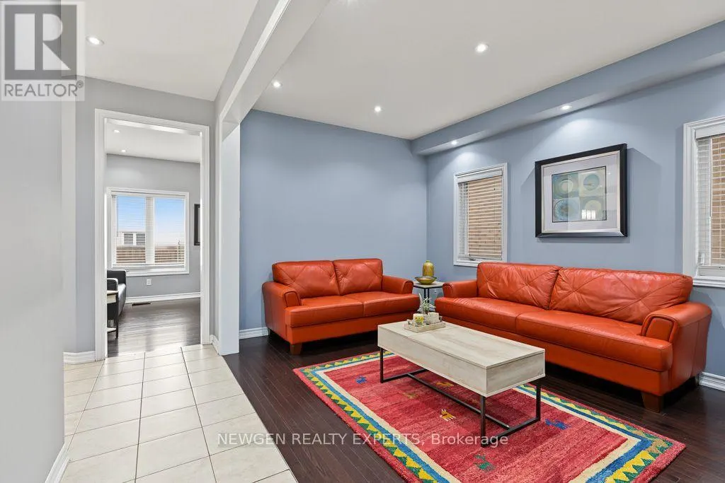 43 LONE ROCK CIRCLE