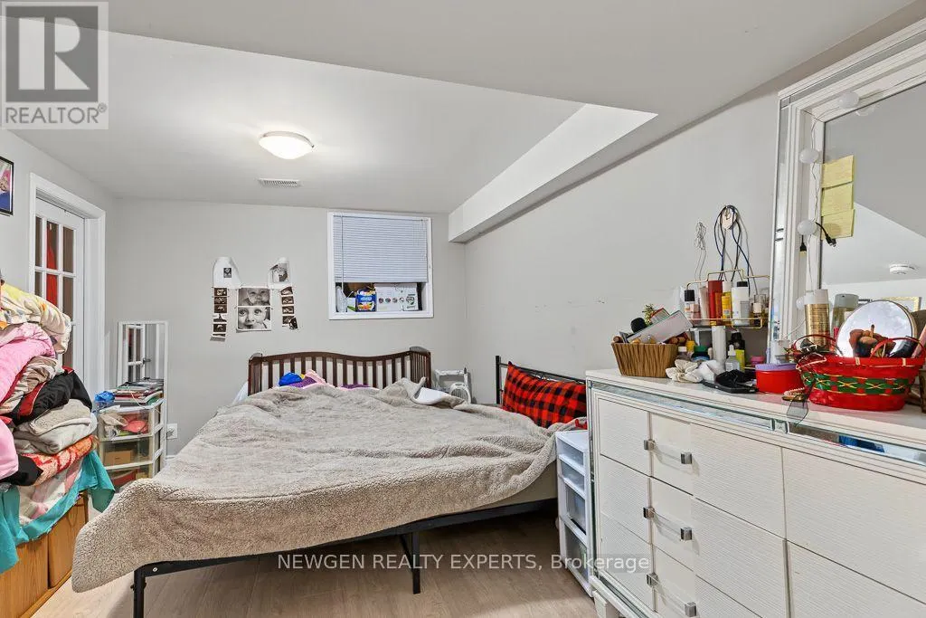 43 LONE ROCK CIRCLE