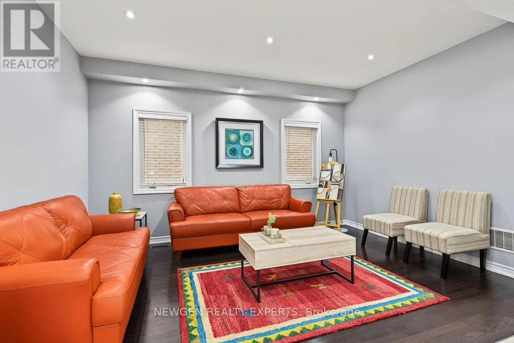 43 LONE ROCK CIRCLE