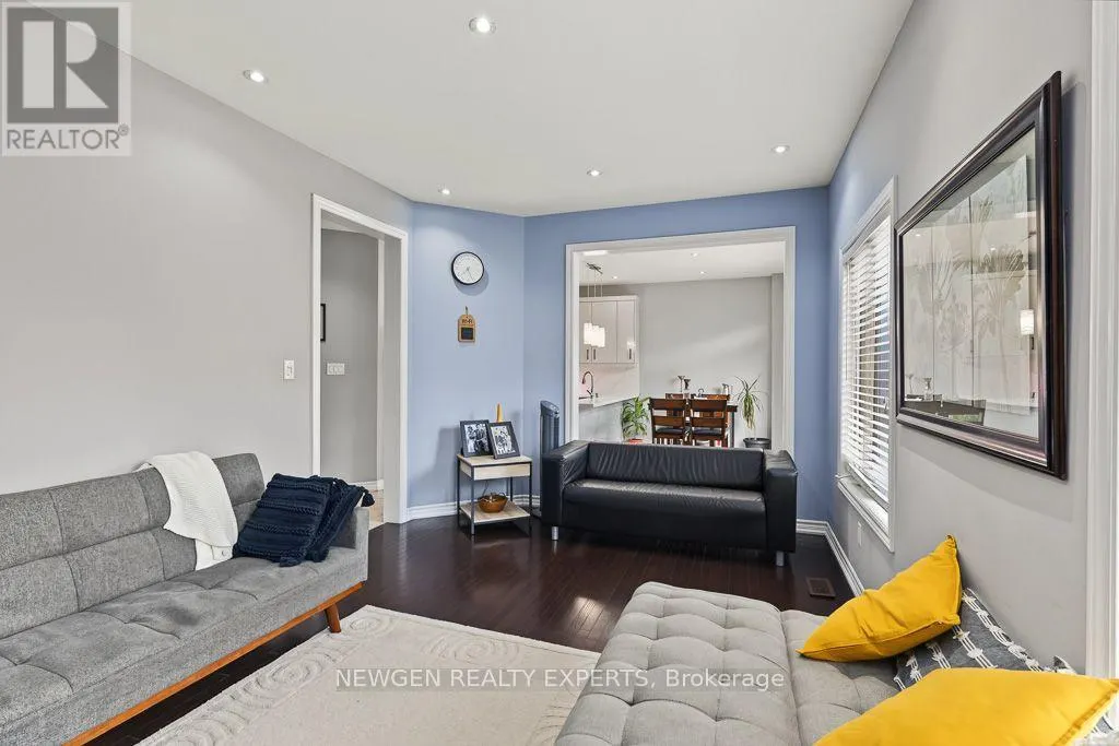 43 LONE ROCK CIRCLE