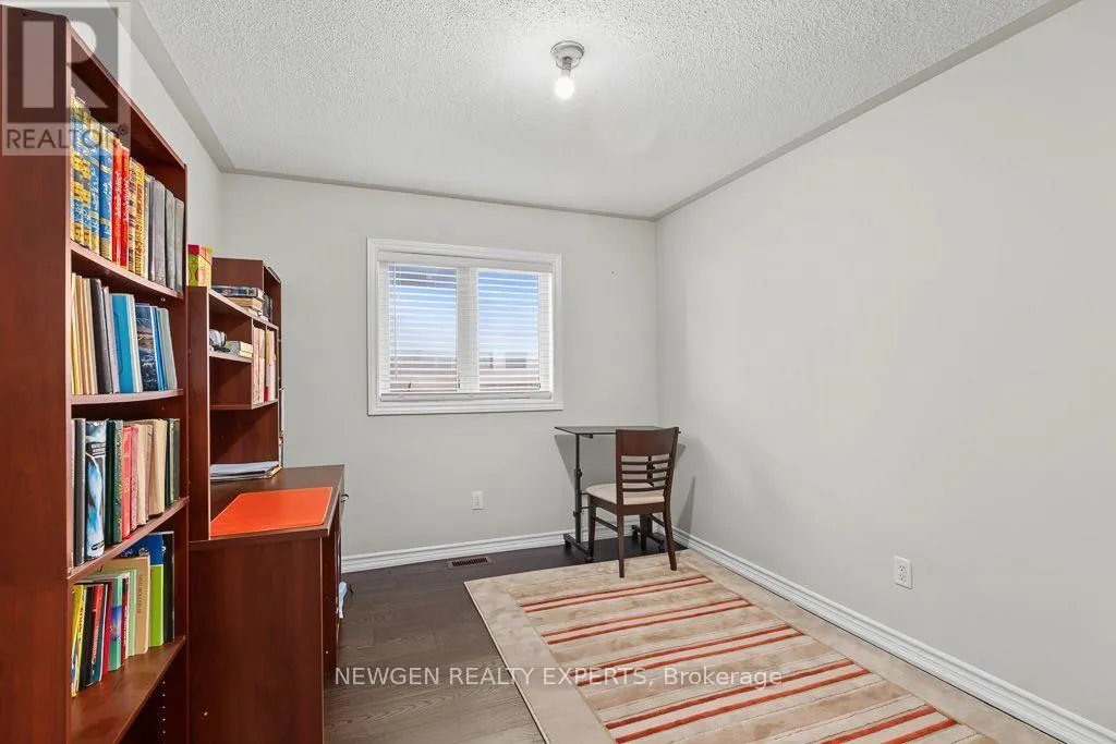 43 LONE ROCK CIRCLE