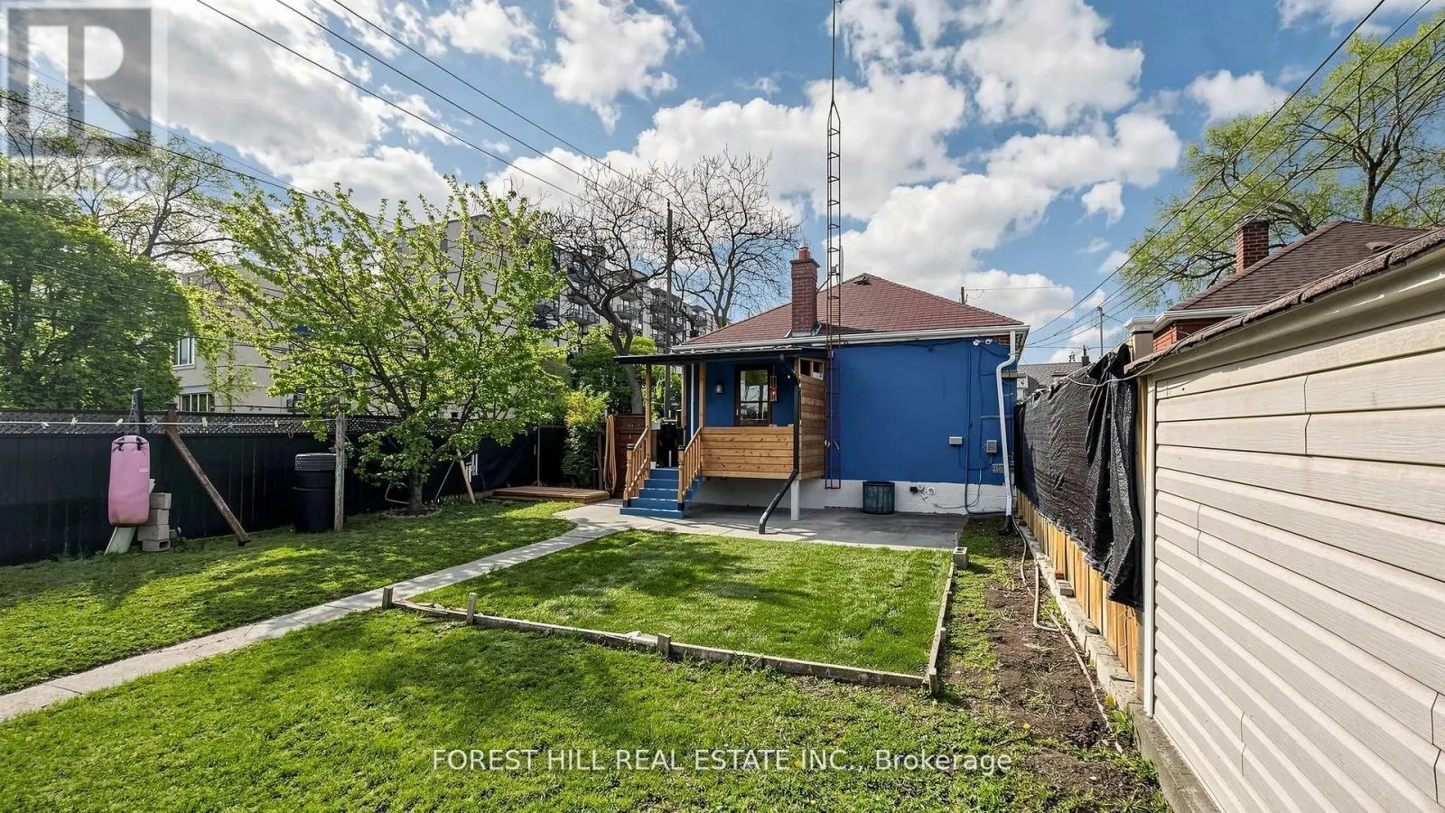 2 ELLINS AVENUE