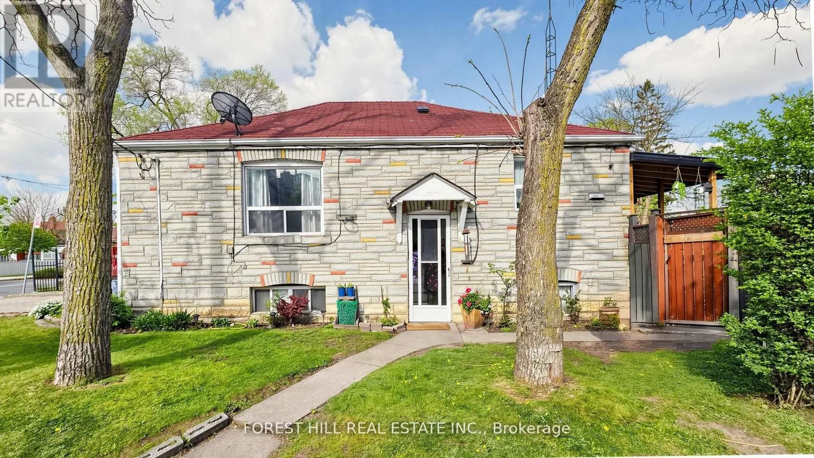 2 ELLINS AVENUE