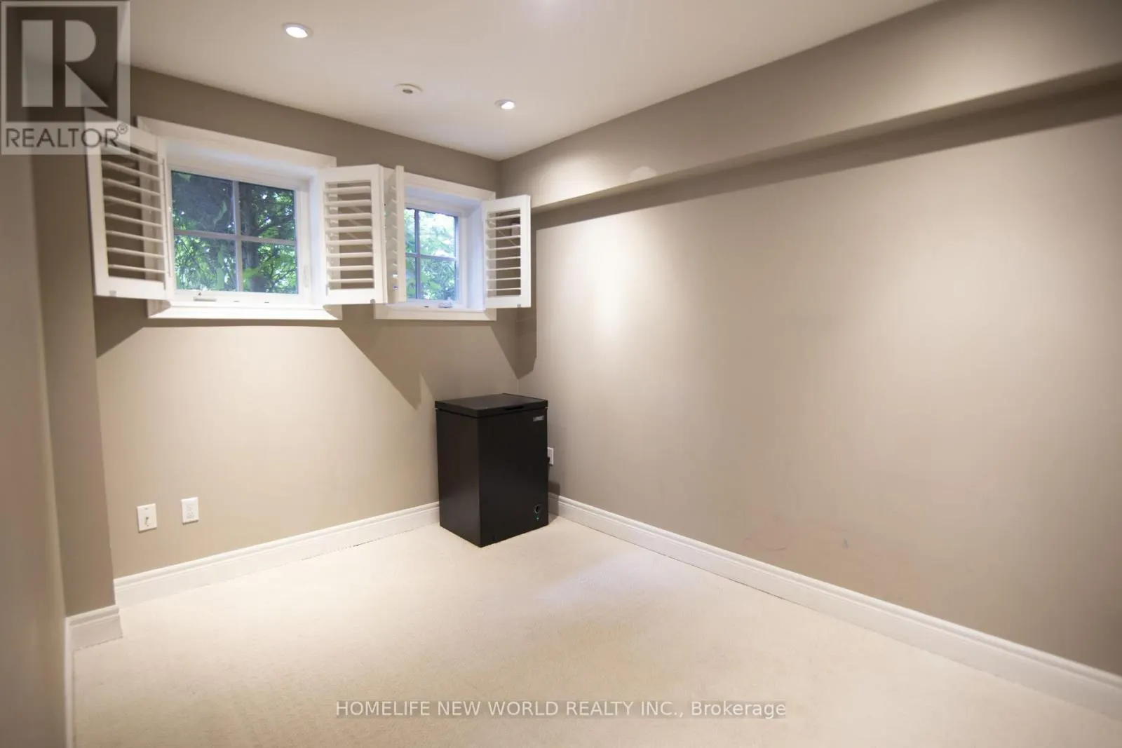 585A OXFORD STREET