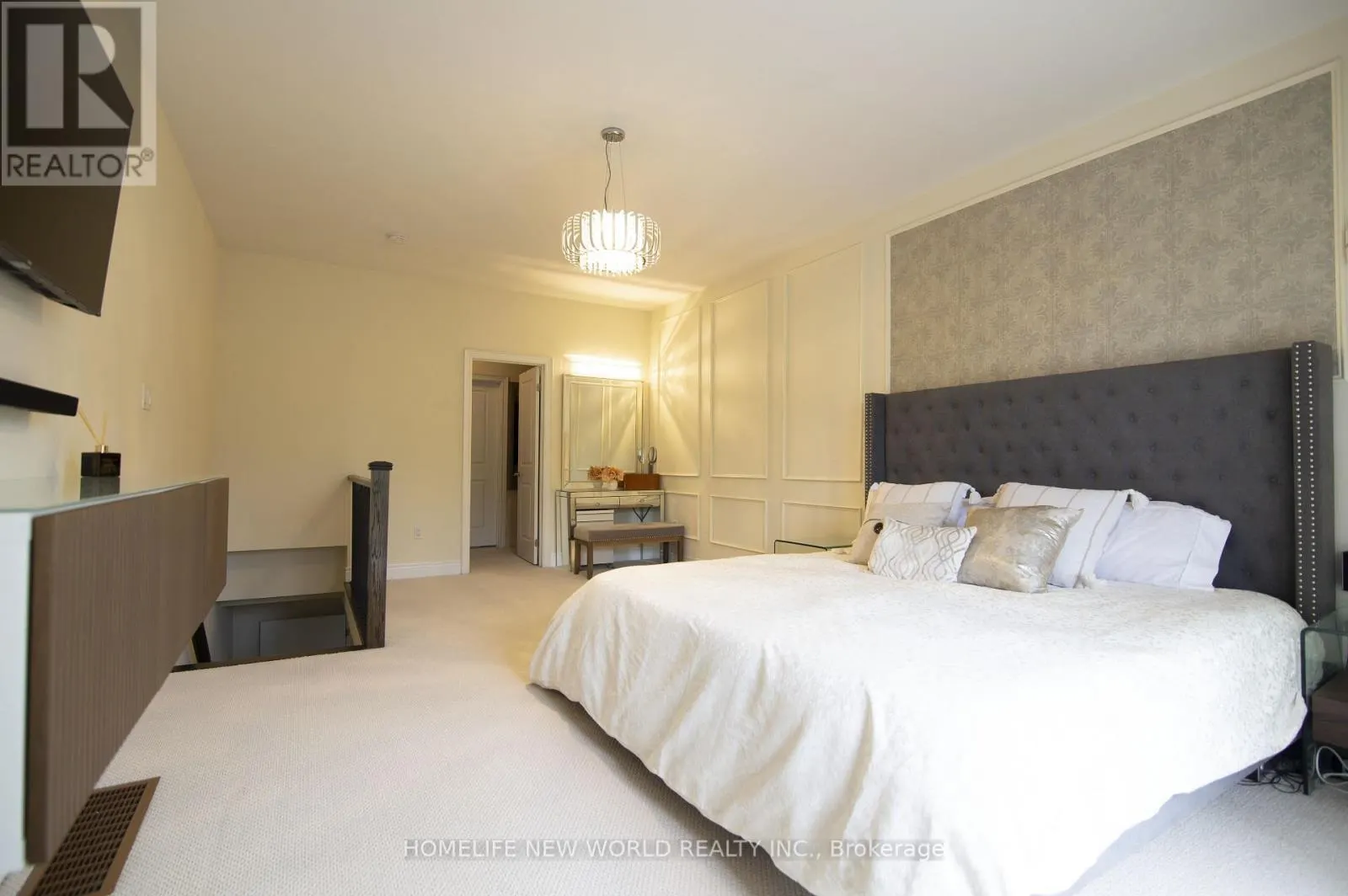 585A OXFORD STREET