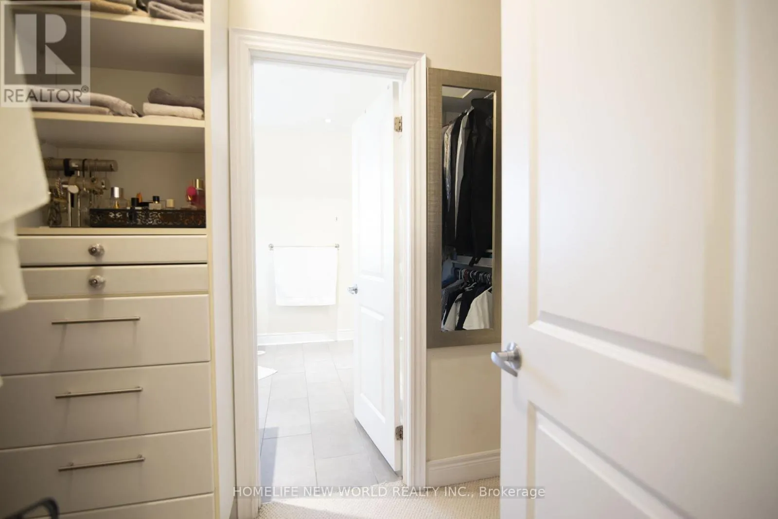 585A OXFORD STREET