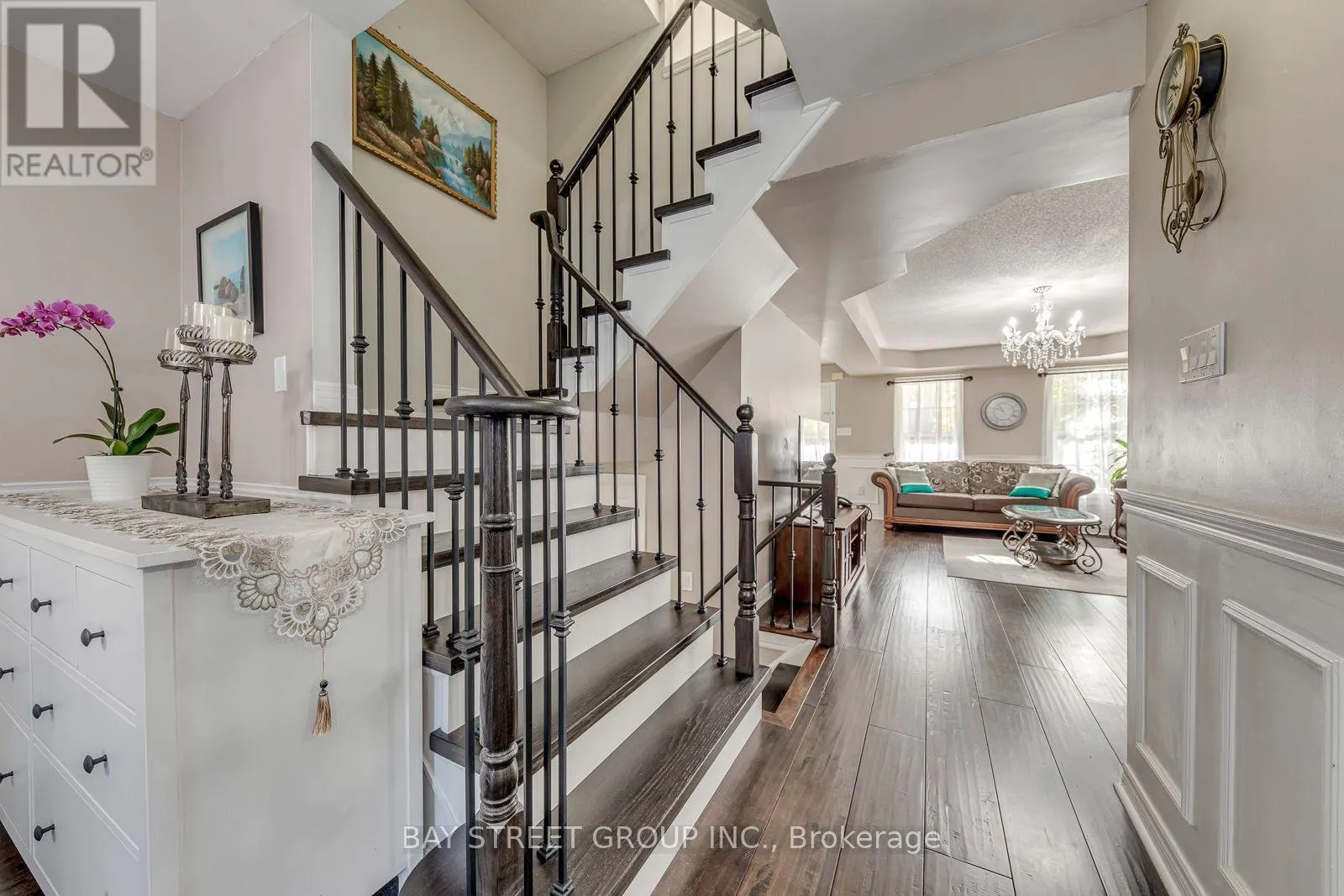 213 LITTLEWOOD DRIVE