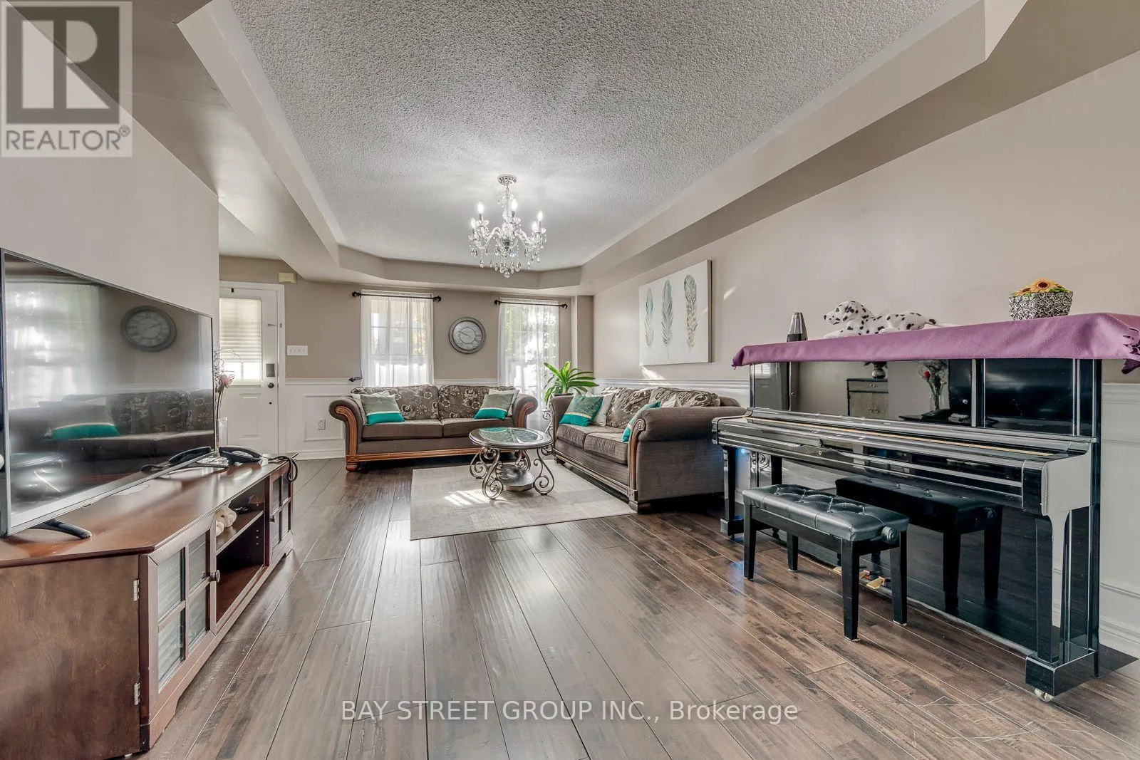 213 LITTLEWOOD DRIVE